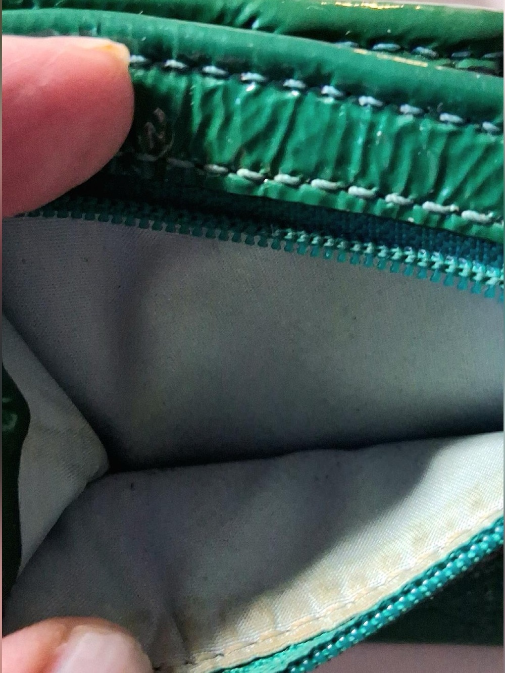 COACH VINTAGE GREEN PATENT LEATHER COMPACT WALLET EUC - Picture 7 of 8